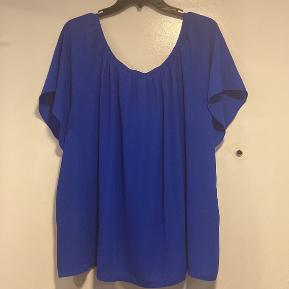 Vince Camuto blouse  Beautiful, flowing, royal   blue. Short sleeves - Picture 2 of 6